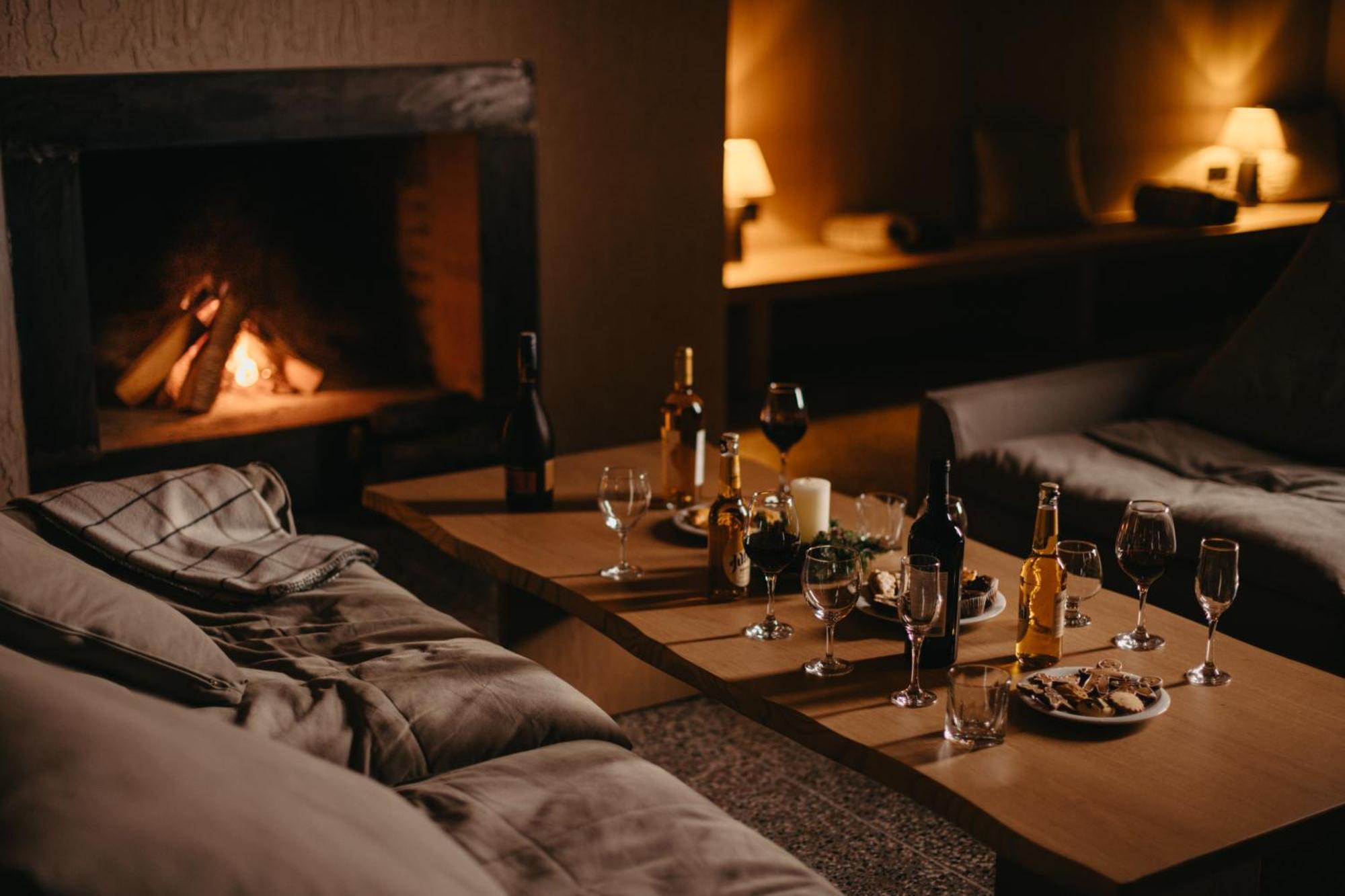 גודאורי Alpina Hotel מראה חיצוני תמונה
