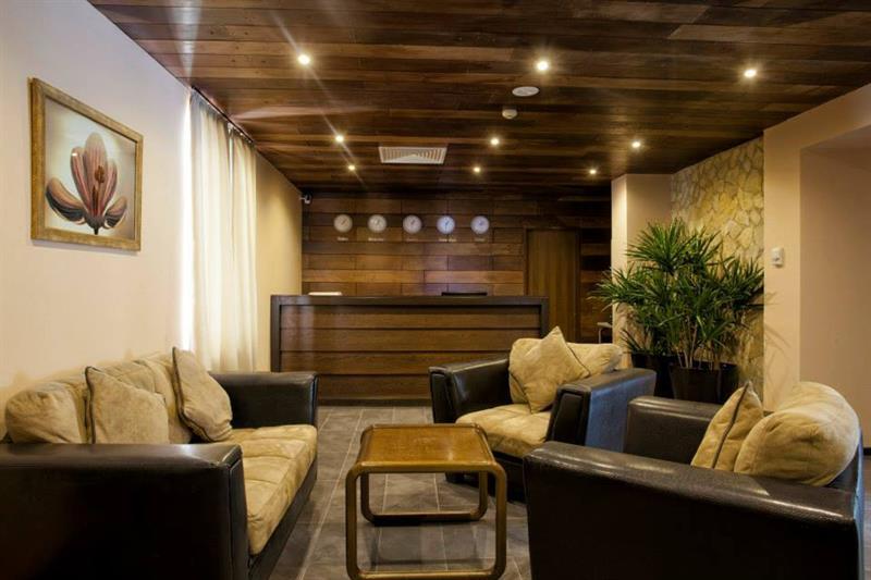 גודאורי Alpina Hotel מראה חיצוני תמונה